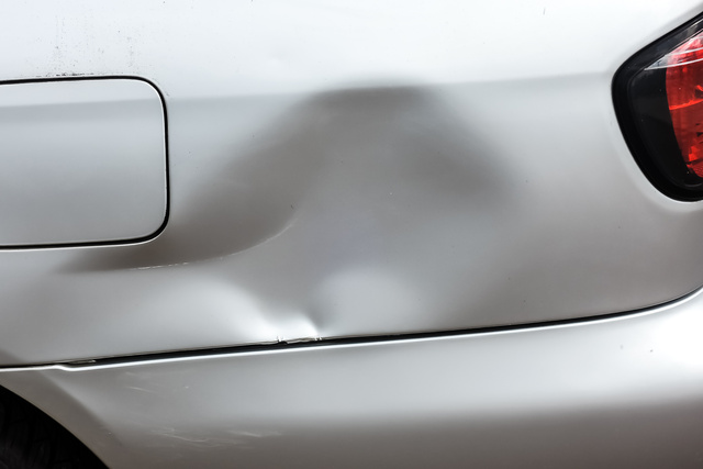 Mechaniker-Trick: So entfernen Sie Dellen im Auto einfach mit Wasser - CHIP